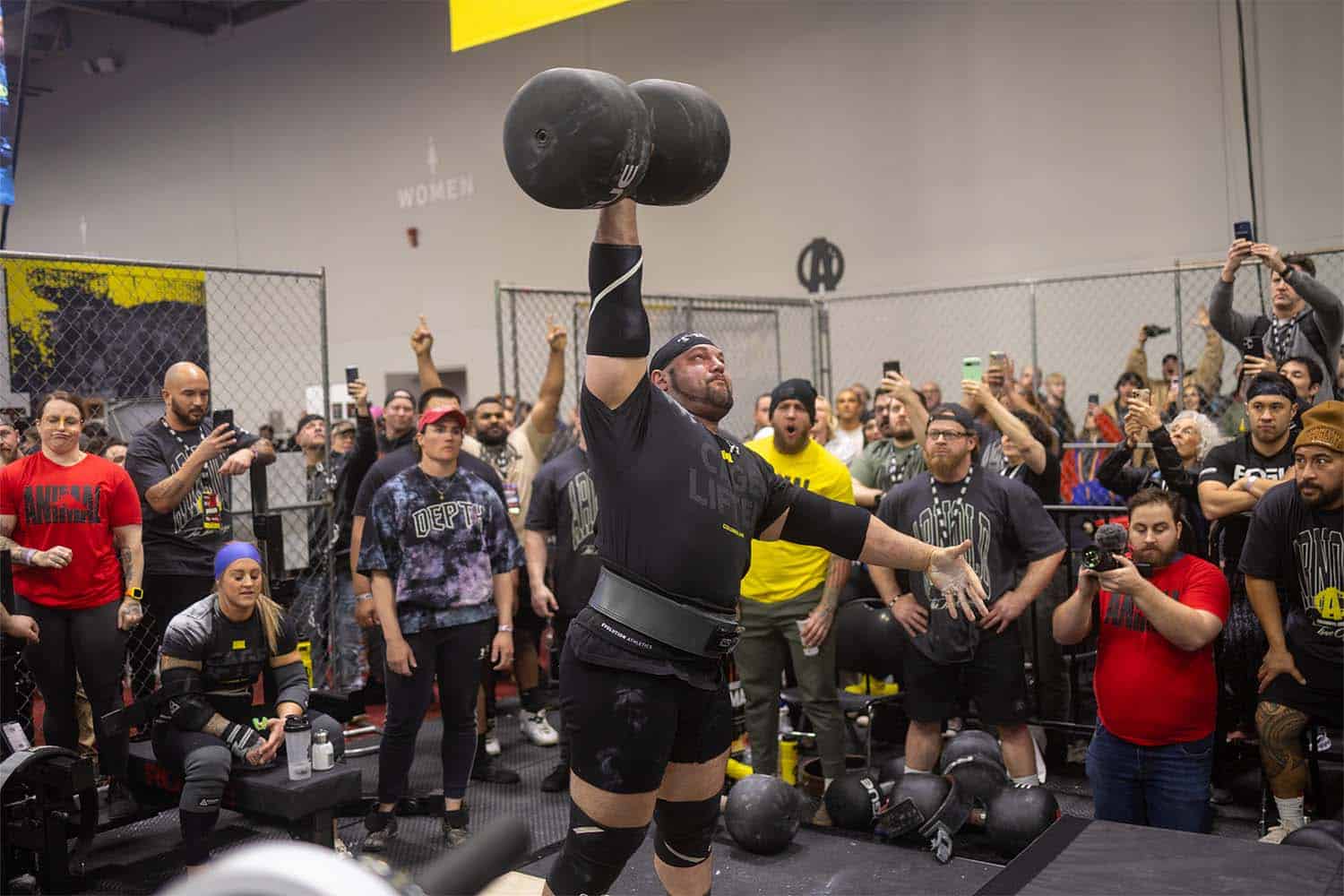 dj axcess performs at THE CAGE at the 2025 Arnold Sports Festival